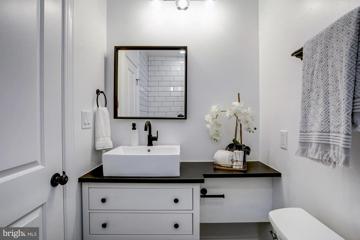 Bathroom vanity